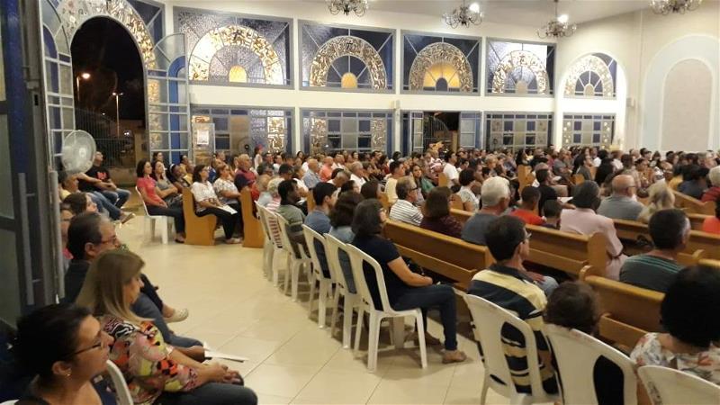 <i>Celebração Penitencial - Com. Santa Teresinha    (17/04/2019)</i>